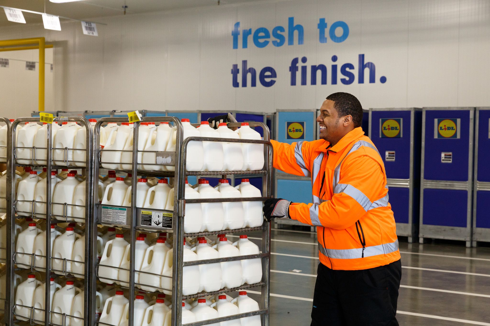 lidl-distribution-center-worker