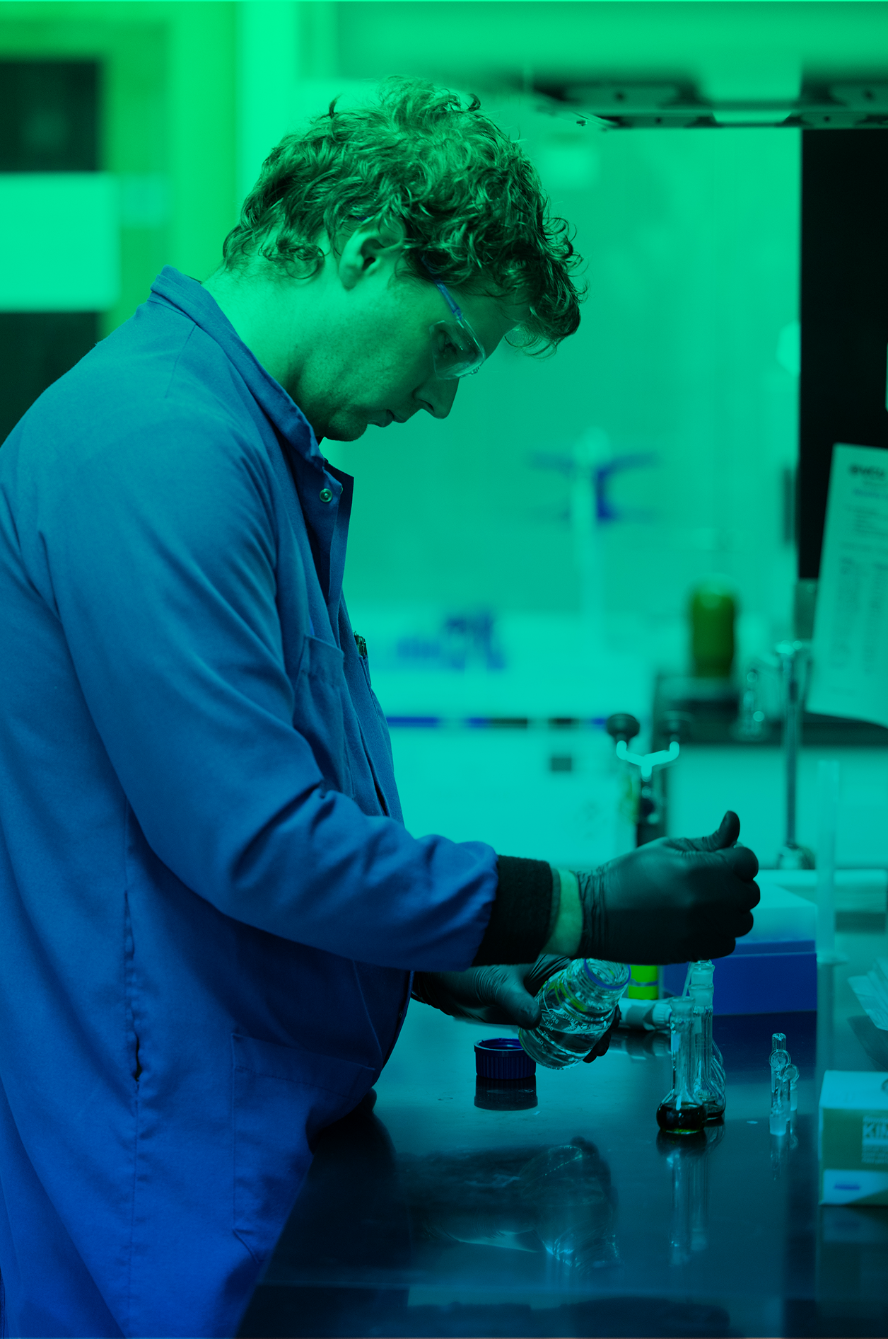 Scientist in a lab conducting a study. 