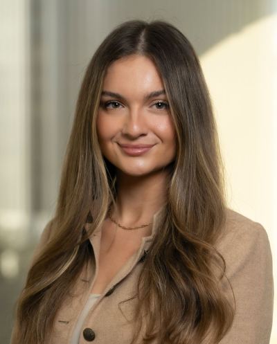 Kelly Gallion Headshot