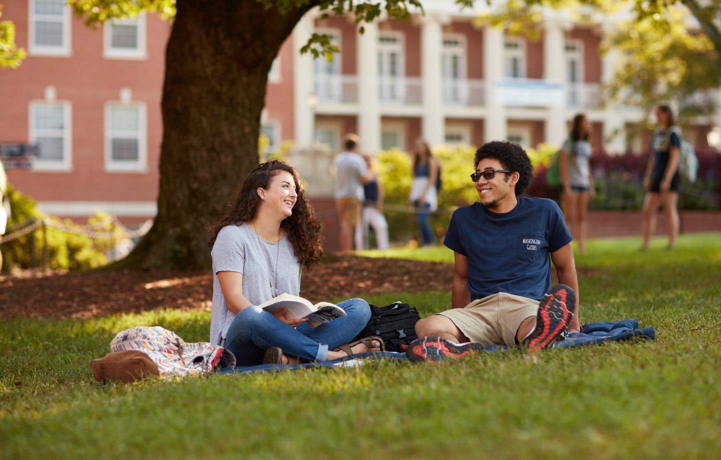 University of Mary Washington students sitting outside