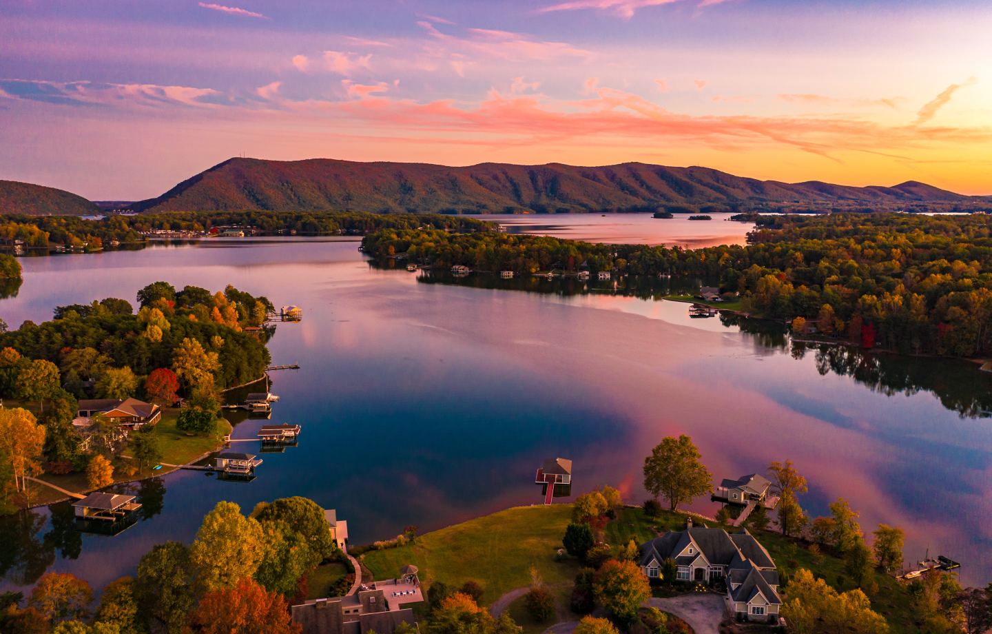 Smith Mountain Lake, Bedford County