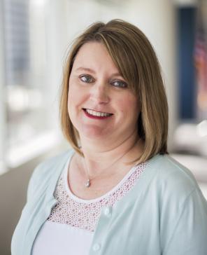 Melissa Cox headshot